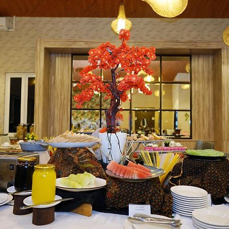 Front One Hotel Sragen Екстер'єр фото