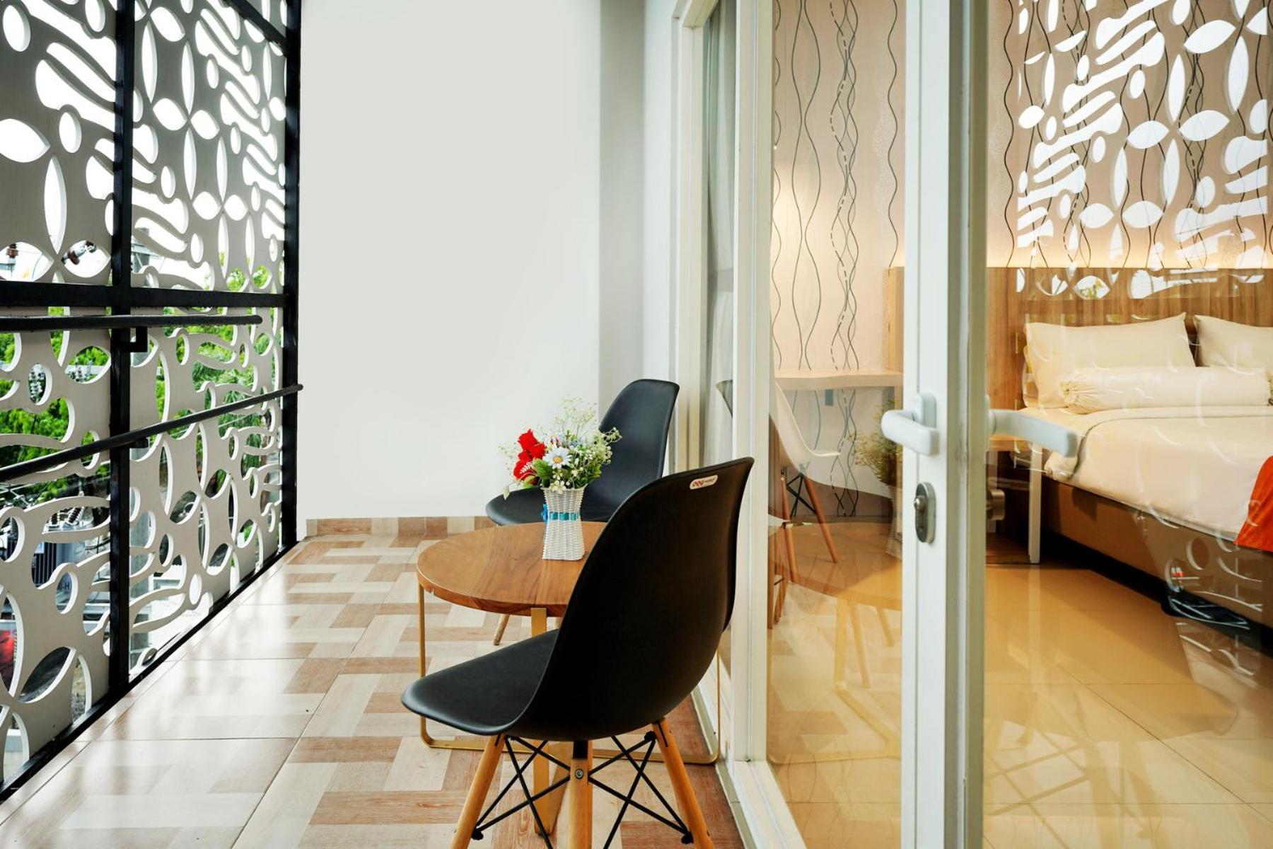 Front One Hotel Sragen Екстер'єр фото