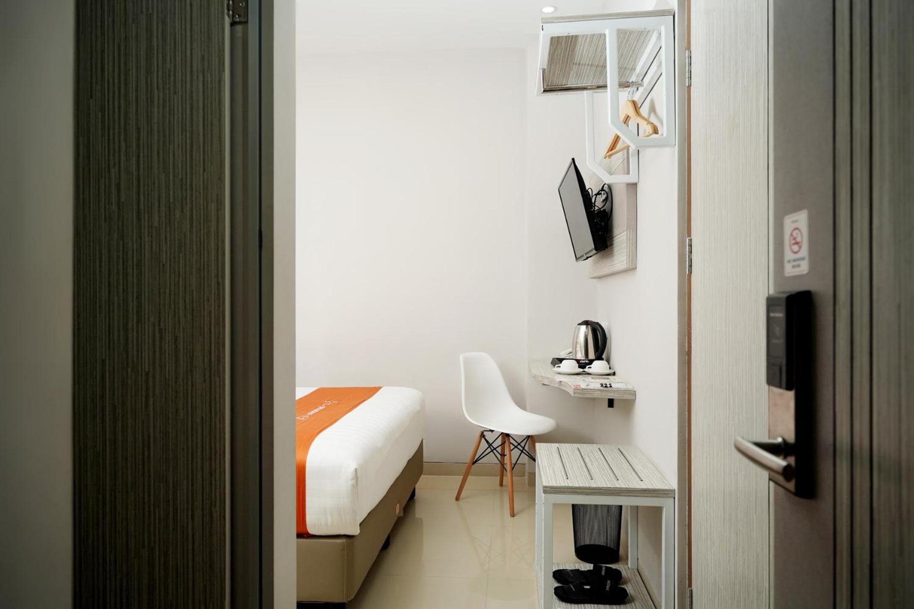 Front One Hotel Sragen Екстер'єр фото