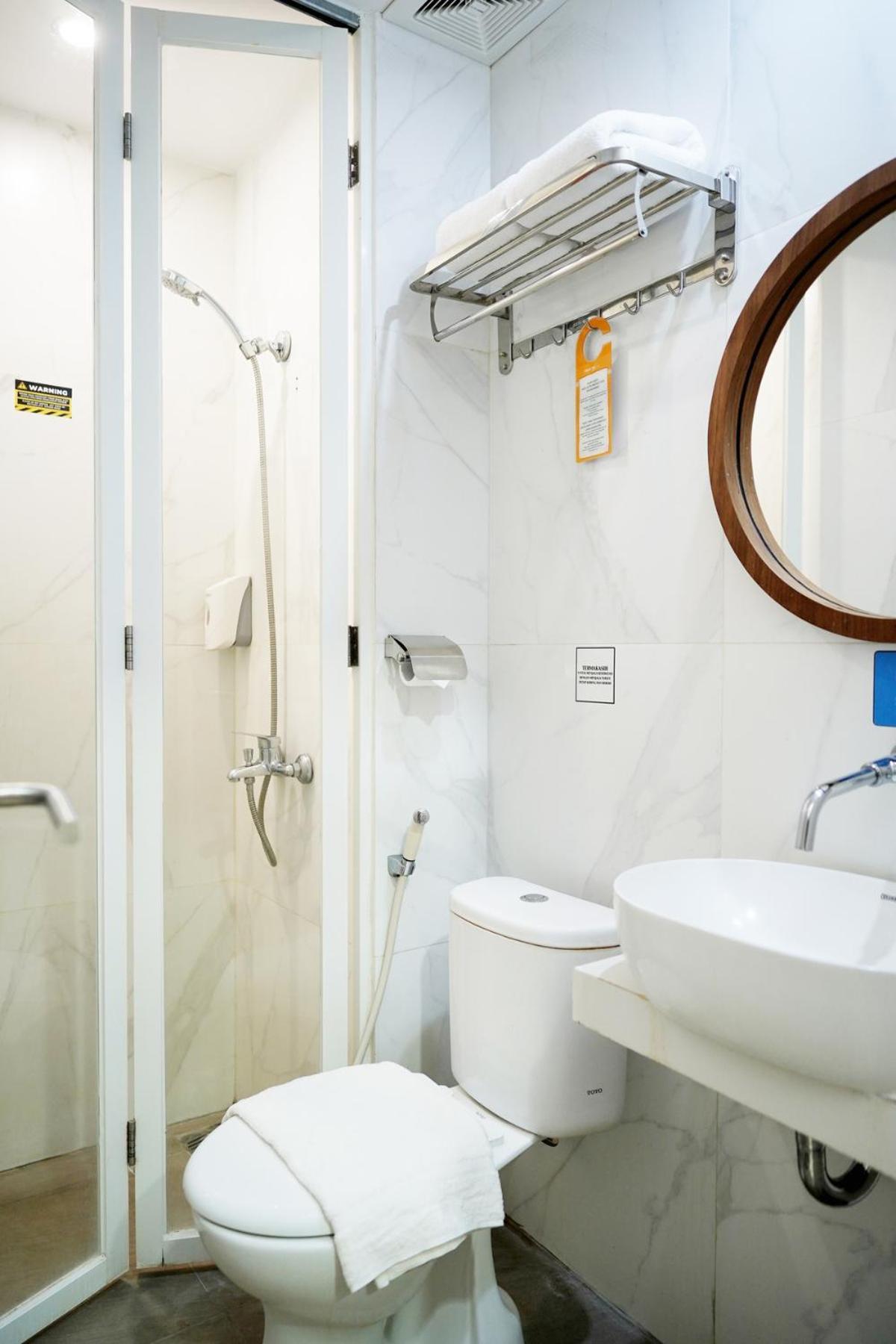 Front One Hotel Sragen Екстер'єр фото